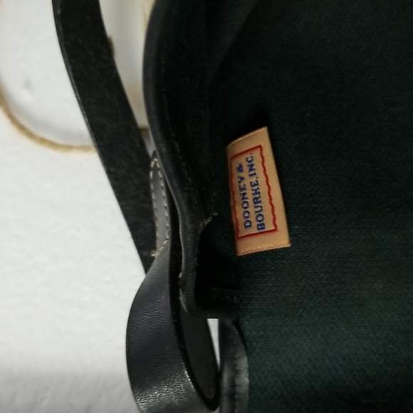 DOONEY AND BOURKE VINTAGE  CROSSBODY SIGNATURE LOG - Picture 7 of 8